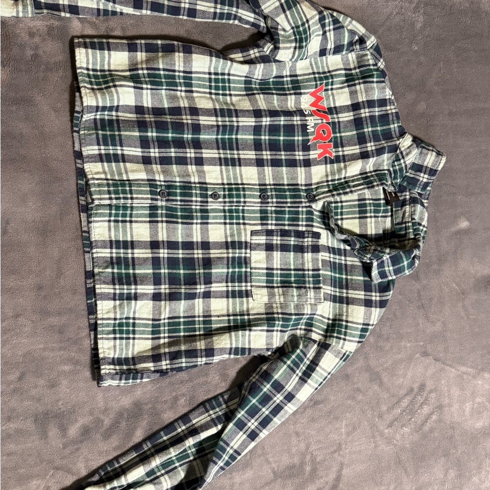 No Boundaries Plaid Button Down Shirt - Navy and White